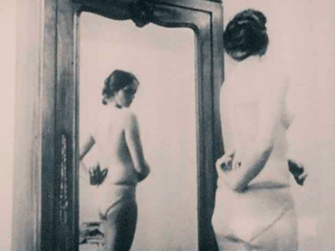 Chantal Akerman. L'Enfant aimé ou Je joue à être une femme mariée [The Beloved Child, or I Play at Being a Married Woman]. Film, 1971