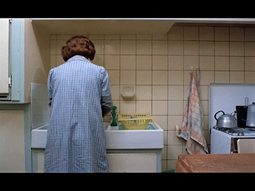 Chantal Akerman. Jeanne Dielman, 23 Quai du Commerce, 1080 Bruxelles [Jeanne Dielman, Quai du Commerce No. 23, 1080 Brussels]. Film, 1975