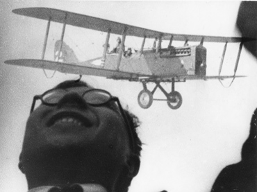 Dziga Vertov. Odinnadtsatyi [El undécimo año]. Película, 1928.  Cortesía del Austrian Film Museum \ De la Colección especial Dziga Vertov 