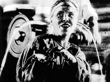Sergei Eisenstein. Lo Viejo y lo Nuevo (La línea general) [General’naia liniia]. Película, 1929. Cortesía de Filmoteca Española