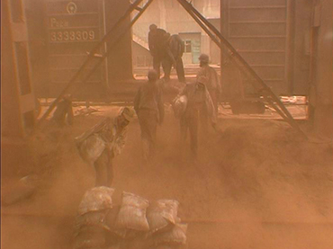 Wang Bing. West of the Tracks, film, 2003
