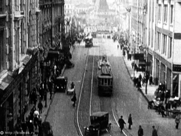 Mikhail Kaufman. Moskva [Moscú]. Película, 1927