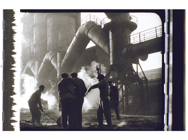 Dziga Vertov. Éntuziazm [Entusiasmo / Sinfonía del Donbáss], 1930]. Película, 1930. De la Colección del Austrian Film Museum \ Ampliación del marco Georg Wasner