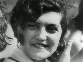 Retrato de Esfir Shub, autora de Velikii put’ [El gran camino],  1927