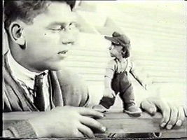 Aleksandr Ptuško. Slucvaj na stadione [Un suceso en el estadio]. Película, 1928