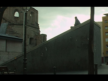 Ágatha Maciaszek y Alberto García Ortiz. A ras del suelo, 2003