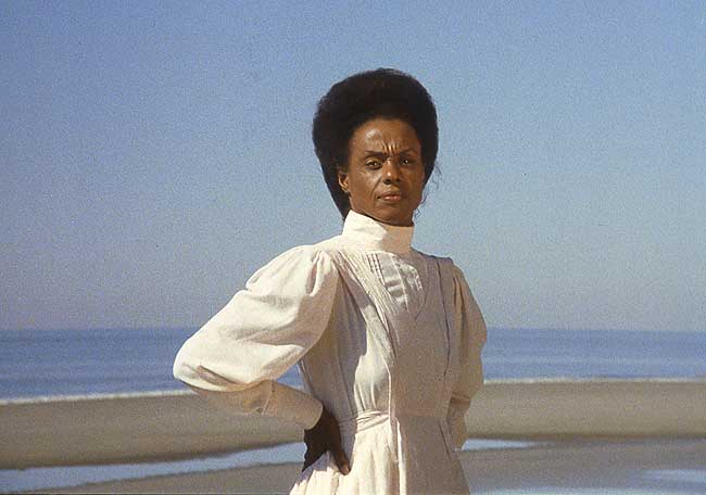 Julie Dash. Daughters of the dust. 35 mm, 1991 Julie Dash. Daughters of the dust. 35 mm, 1991
