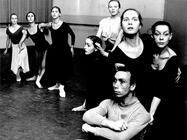 Ensayos de La mesa verde (Kurt Jooss, 1932), 1964. Fotografía: Ger J. van Leeuwen Ensayos de La mesa verde (Kurt Jooss, 1932), 1964. Fotografía: Ger J. van Leeuwen