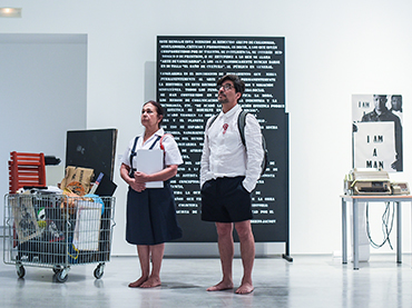 Grupo Cultural Yuyachkani, Buscando un lugar. Museo Reina Sofía, 2022. Fotografía: Claudia Córdova Zignago