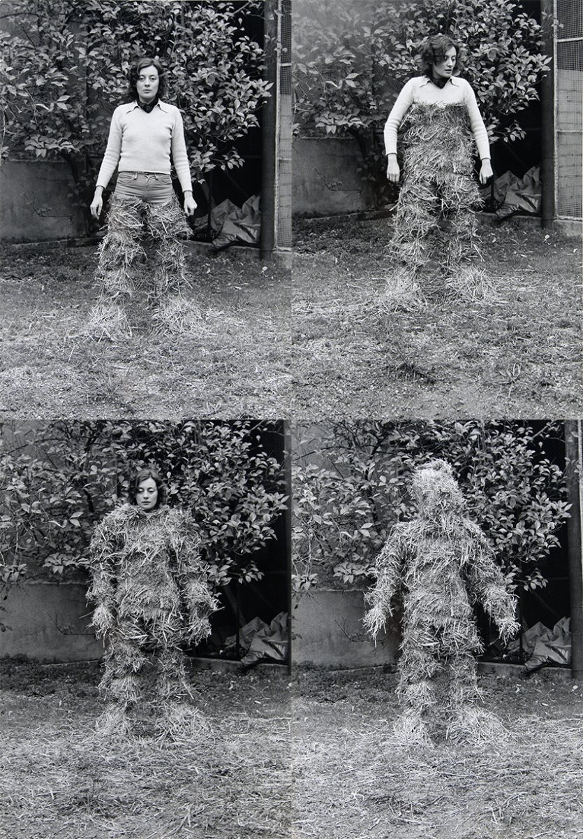 Fina Miralles. Relaciones. Relación del cuerpo con elementos naturales. El cuerpo cubierto de paja