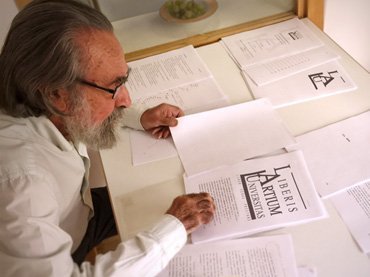 Liberis Artium Universitas Isidoro Valcárcel-Medina. Foto Isidro López-Aparicio licencia de CC BY-NC-SA