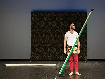 Steve Paxton. Bound. Danza, 1982. Interpretado por Jurij Konjar. Fotografía de Nada Žgank