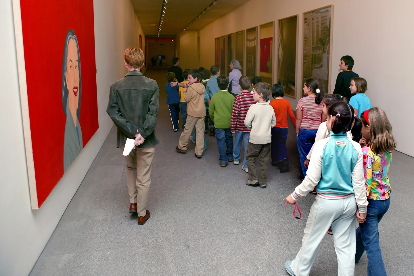 Diversos momentos en el desarrollo de la visita y el taller. Museo Reina Sofía, 2005.