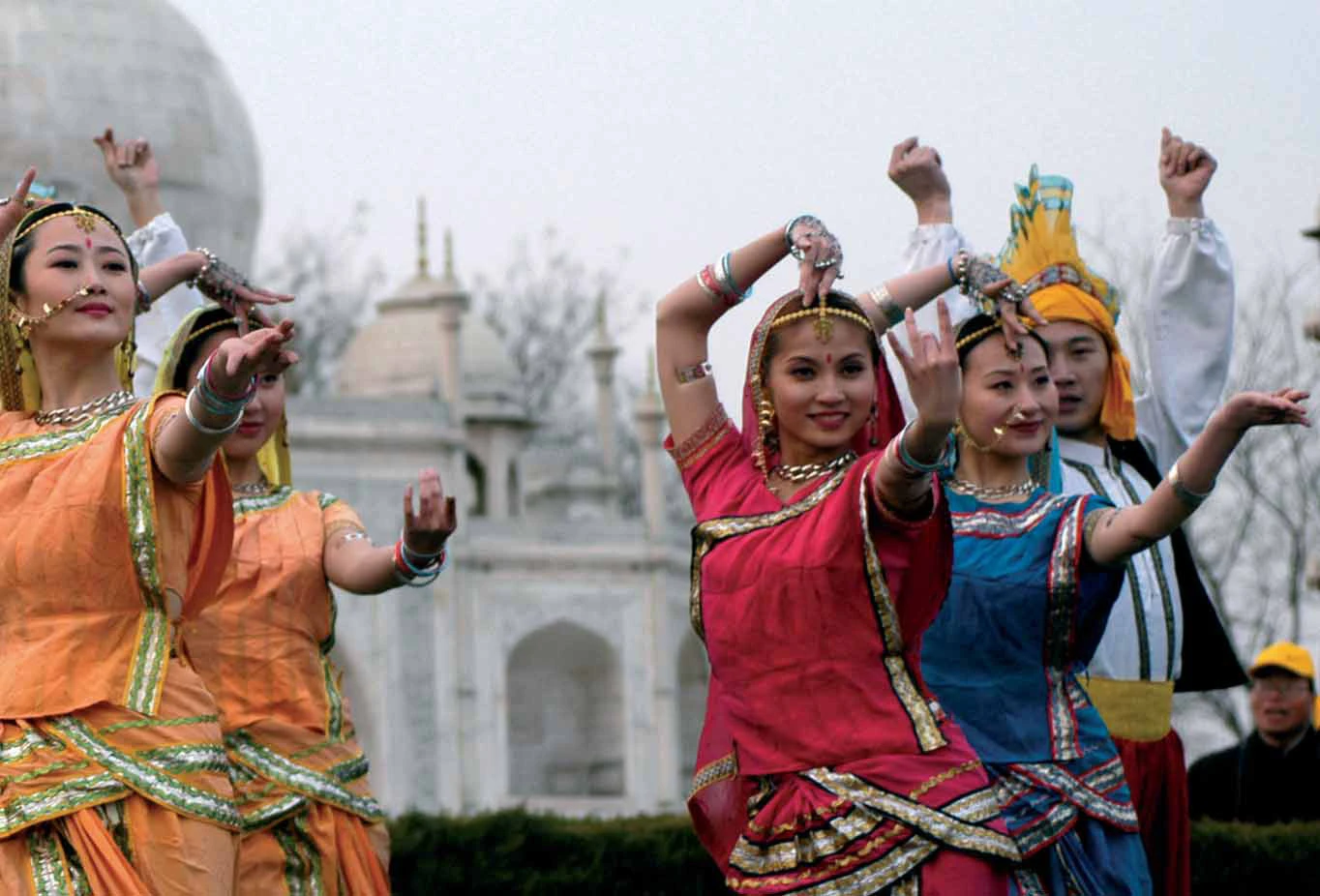 Jia Zhang-Ke. The World, 2004