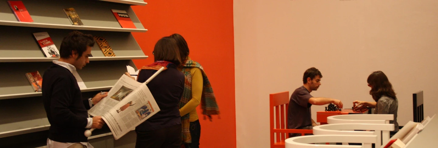 Imagen del área de interpretación organizada con motivo de la exposición Rodchenko y Popova. Definiendo el constructivismo. Museo Reina Sofía, 2009.