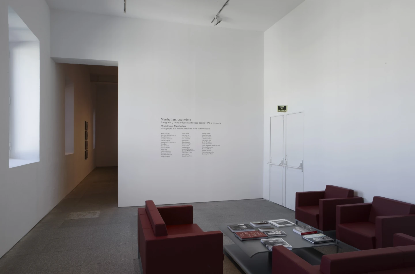 Imagen de la sala de interpretación preparada con motivo de la exposición Manhattan, uso mixto. Museo Reina Sofía, 2010.