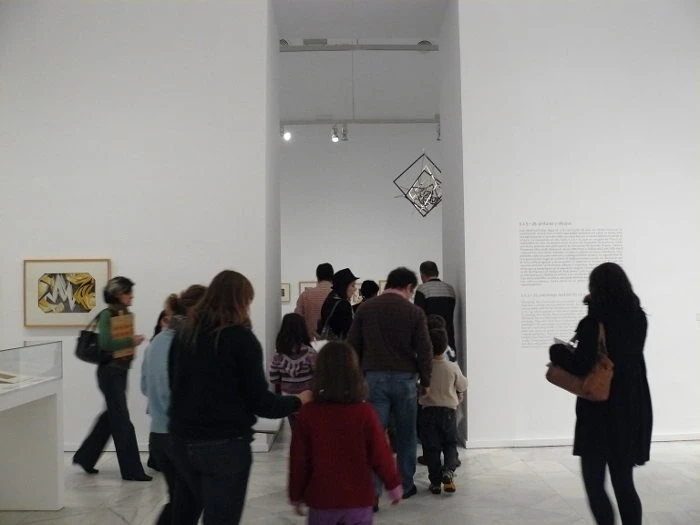 Diferentes momentos del recorrido por la exposición