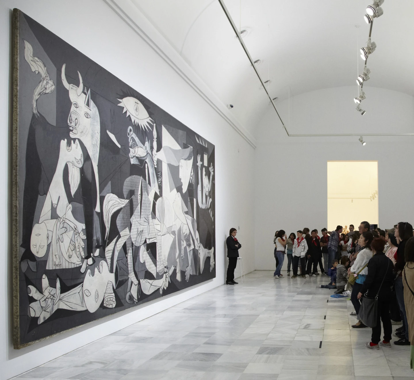 Ante Guernica, 1937 de Pablo Picasso, 2011.