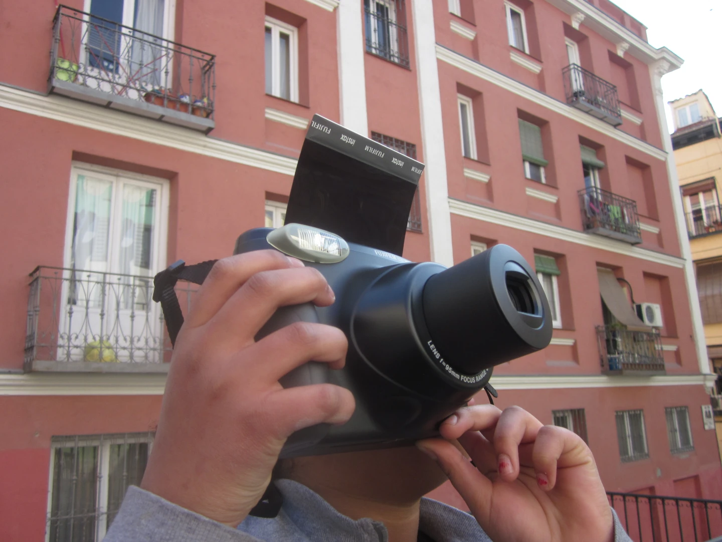 Un alumno capta instantáneas de Lavapiés, 2011.