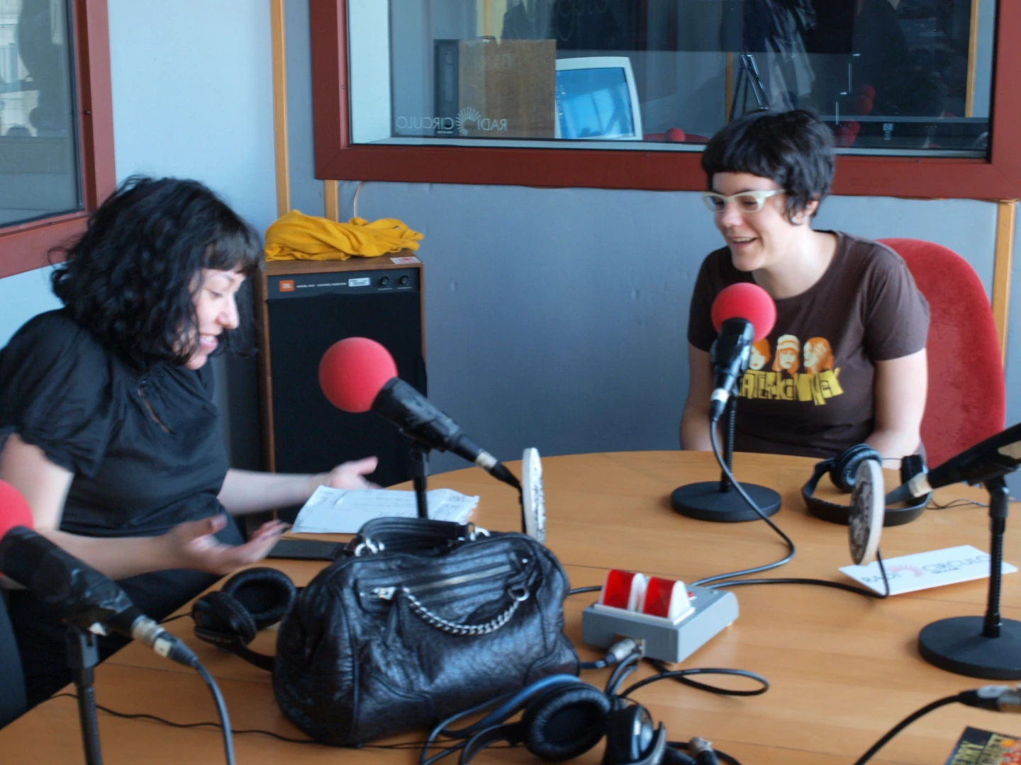 En el estudio de radio. Círculo de Bellas Artes de Madrid, 2011