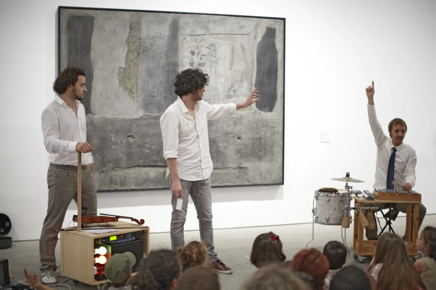 Uno de los intérpretes del programa educativo "¿Te suena?". Museo Reina Sofía, 2011