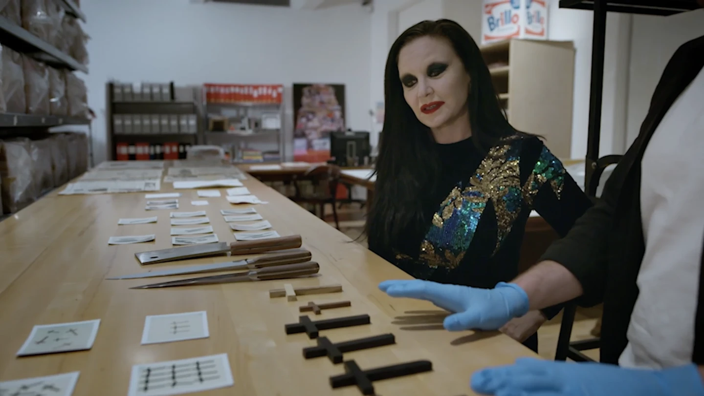 Sebastián Galán, Warhol-Vijande. Más que pistolas, cuchillos y cruces, película, 2025.