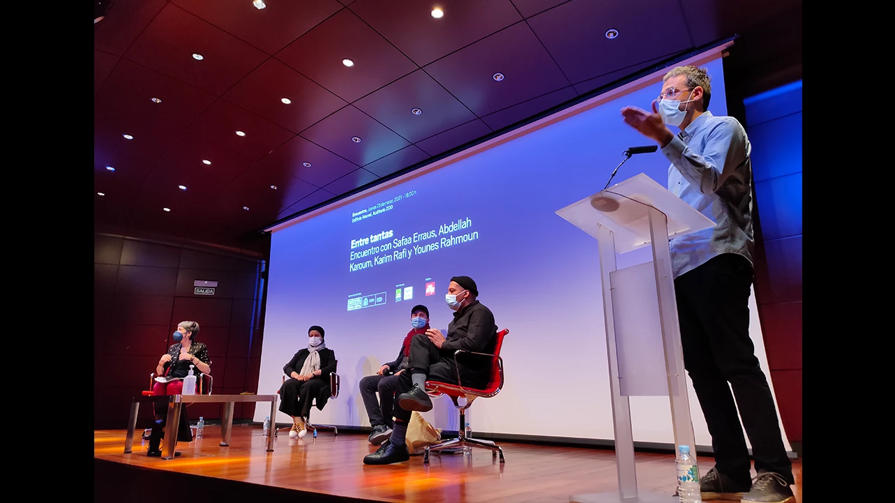 Jornada del encuentro Entre tantas, 2021. En la imagen (de izquierda a derecha): Susana Moliner, Safaa Erruas, Younes Rahmoun, Karim Rafi y Chema González. Fotografía: Celia Maldonado