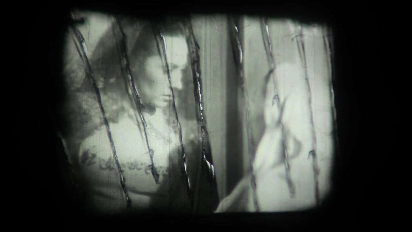 Colectivo Los Ingrávidos, Impresiones para una máquina de luz y sonido, 2014, película