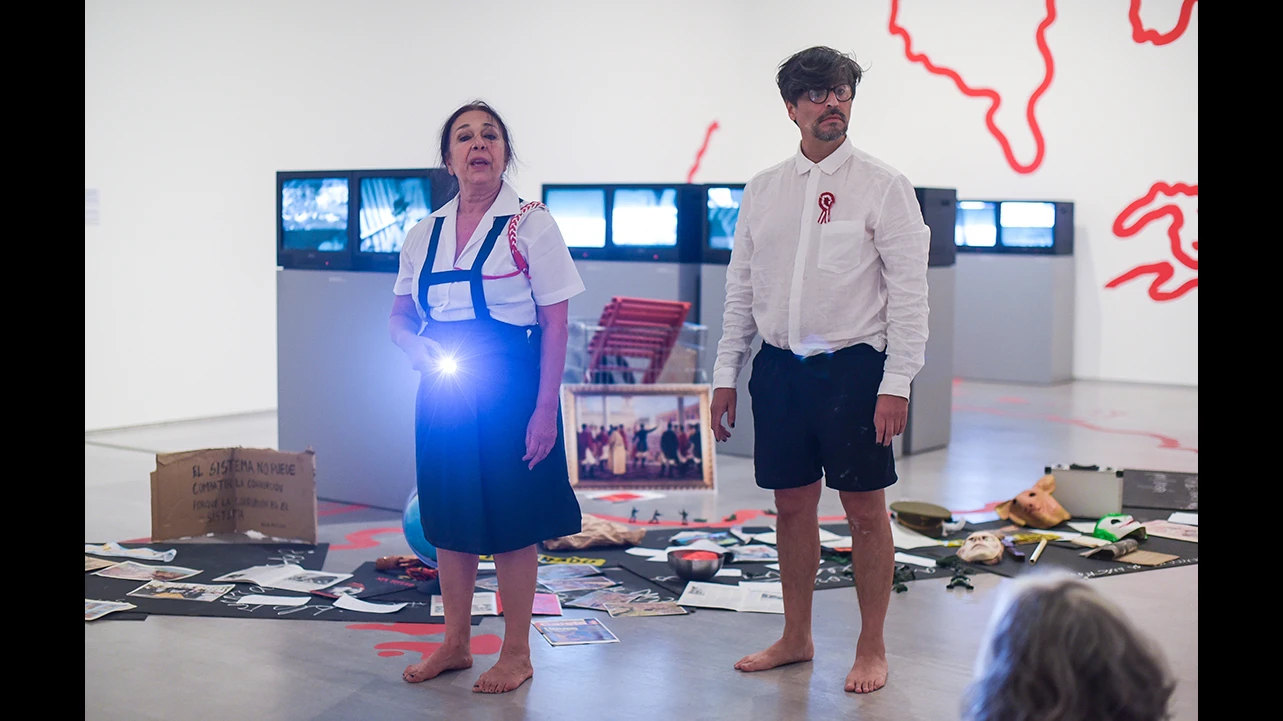 Grupo Cultural Yuyachkani, Buscando un lugar. Museo Reina Sofía, 2022. Fotografía: Claudia Córdova Zignago
