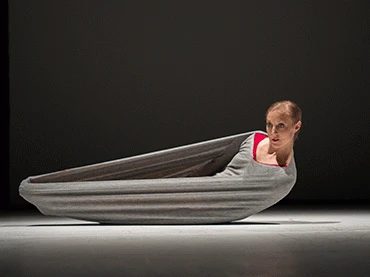 Ruth Childs en Pastime, de Lucinda Childs © Gregory Batardon