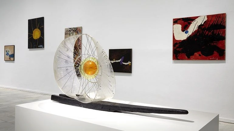 Vista de sala de la exposición Constant. Nueva Babilonia, 2015