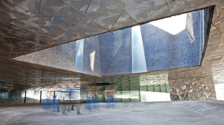 CrossingLines © Anna Madrid