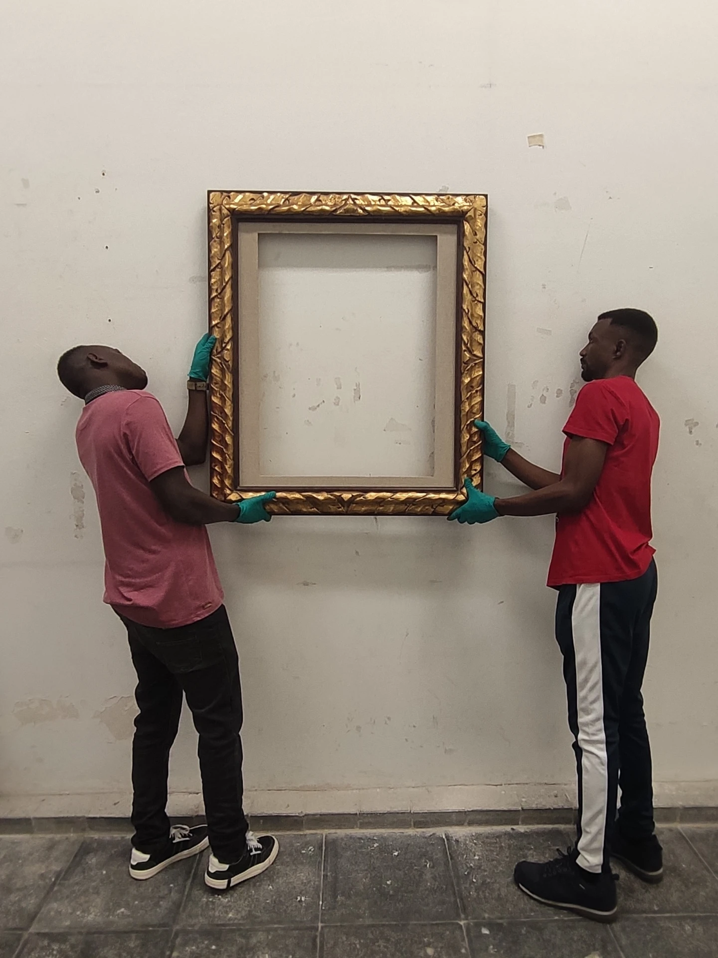 Sesión práctica sobre manipulación y montaje de obras de arte, Museo Reina Sofía, 2023. Fotografía: Claudia Blanco Sardiña