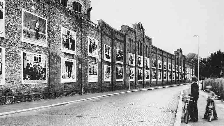 Imagen de portada del libro: Das sind eben alles Bilder der Strasse: die Fotoaktion als sozialer Eingriff: eine Dokumentation. 1979 Frankfurt am Main. Editorial: Syndikat