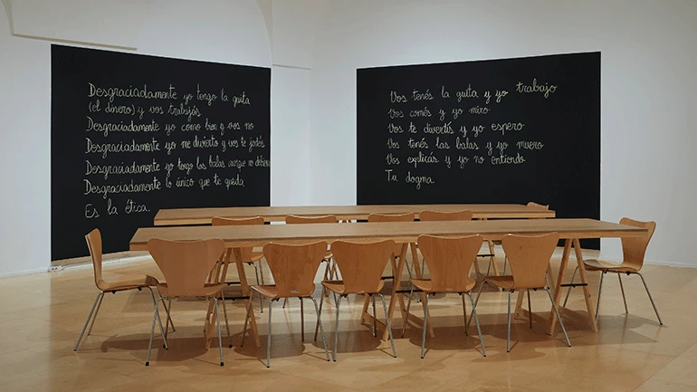 Vista de la exposición Luis Camnitzer. Hospicio de utopías fallidas, 2018. Museo Reina Sofía