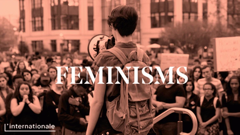Cubierta de la publicación Feminisms de L'Internationale online realizada con la fotografía: "An American University student addresses the crowd at a protest against Breitbart writer Milo Yiannopoulos on April 22". Autor de la fotografía: A
