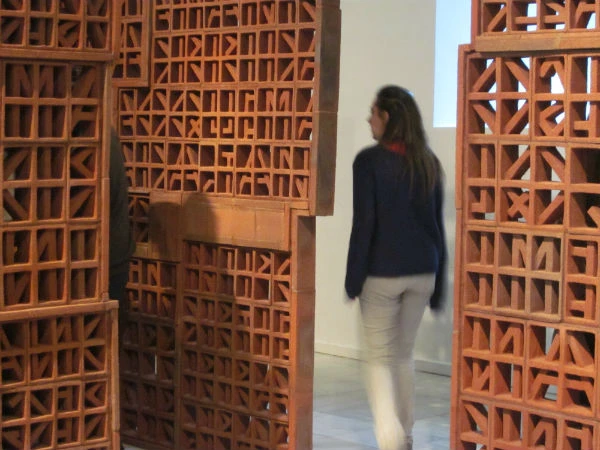 Alumnos durante su visita a la exposición