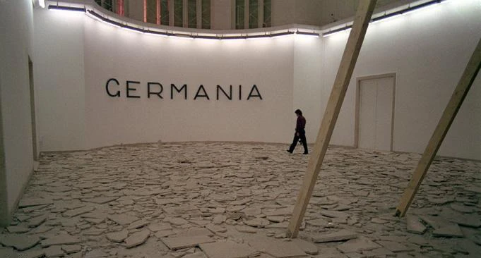 Hans Haacke. Pabellón de Alemania. Bienal de Venecia. Instalación, 1993.