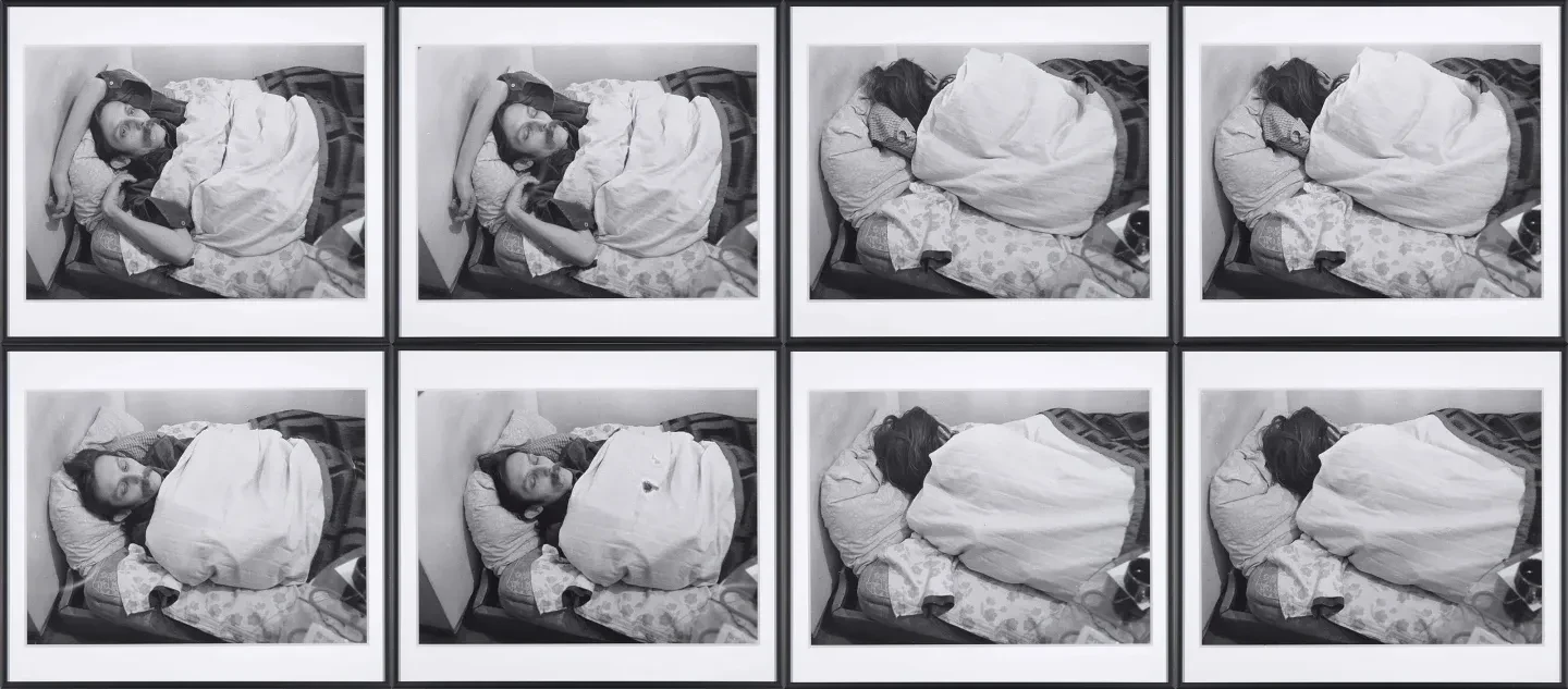 Mladen Stilinović, Umjetnik radi [Artista trabajando], 1978. Museo Reina Sofía