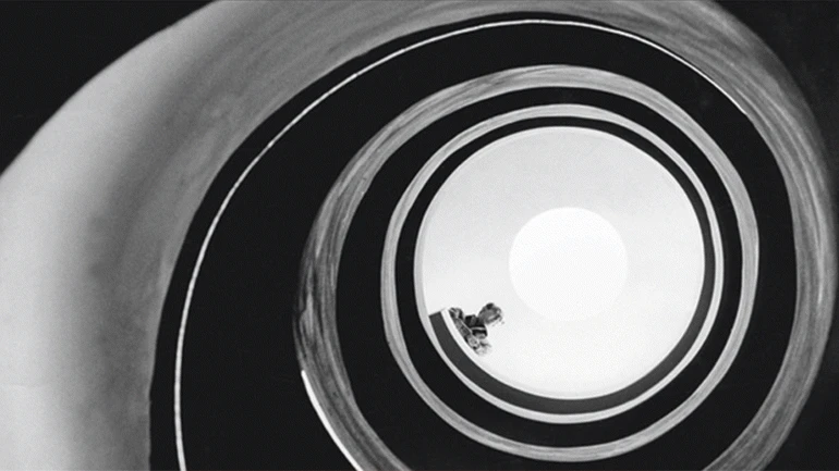 © Fotografía: Alberto Schommer, 1965. José María García de Paredes en la iglesia de Almendrales, Madrid, 1961-1964.