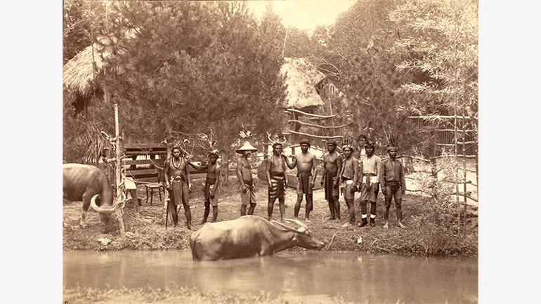 Igorrotes, Tinguianes, Carolino y Negrito (Igorot, Tinguian, Carolino and Negrito Peoples), Parque del Retiro, 1887. Museo Nacional de Antropología. Autor: J. Laurent y Cía. Photograph: Javier Rodríguez Barrera