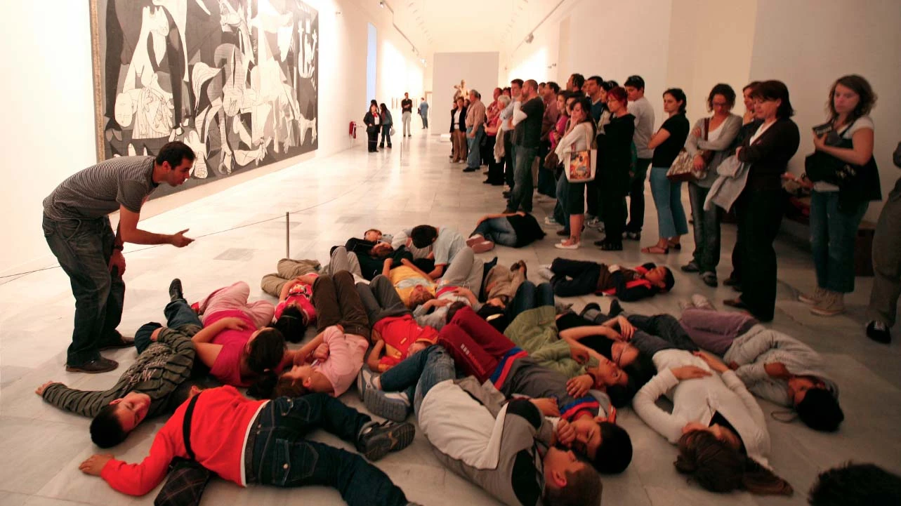 Acción Guernica por vez primera, Museo Reina Sofía, 2008