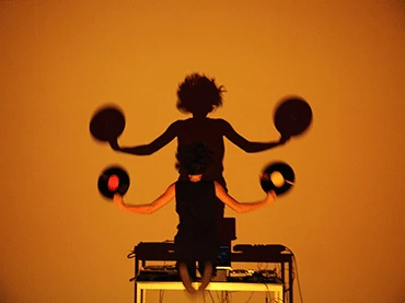 Amaranta Velarde y Alba G. Corral. Mix-en-scene, 2015. Fotografía: © Sergio Redruello