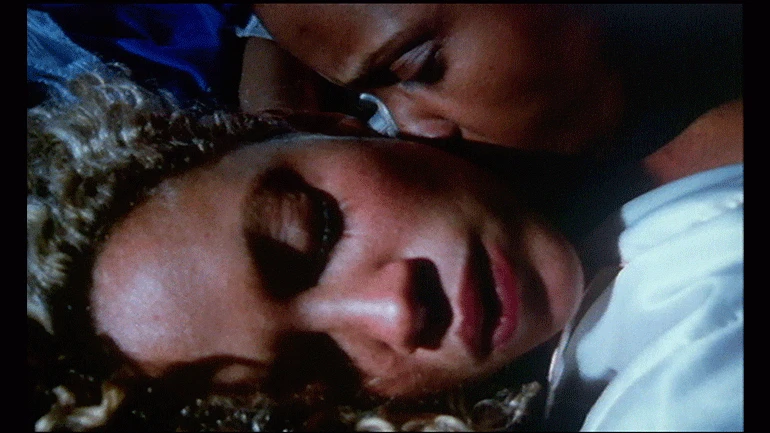 Pratibha Parmar, fotograma de la película Khush, 1991. Imagen cortesía de la artista y Woman Make Movies