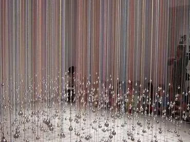 Participantes en la instalación Lanas, de Juan Hidalgo