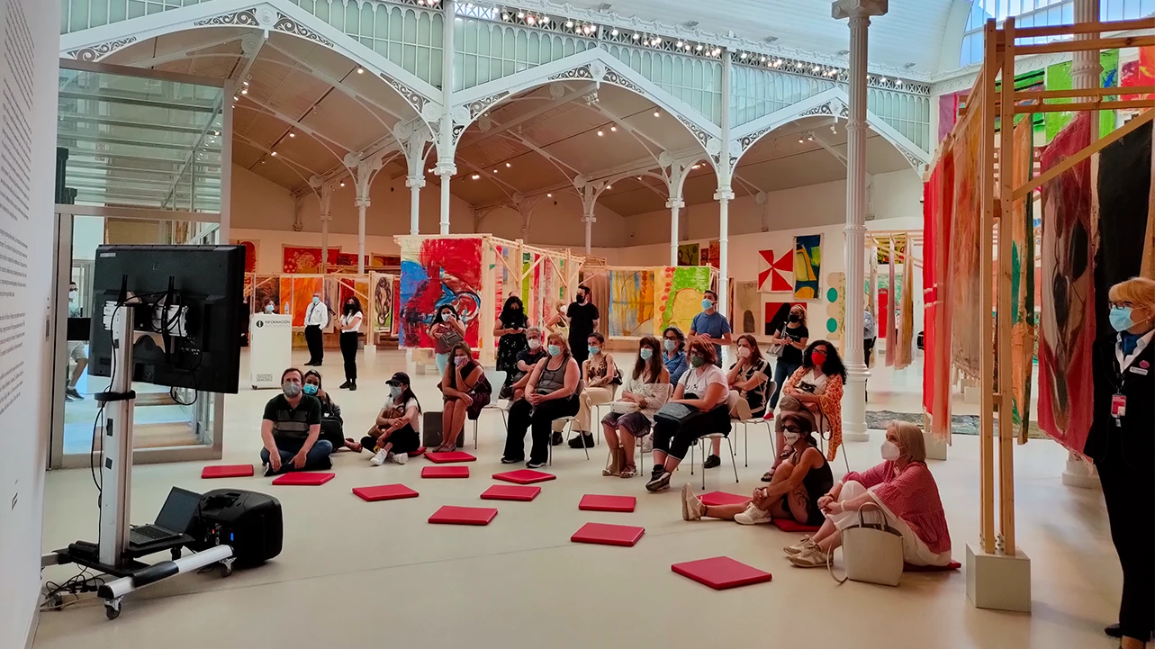 Proyección de Vivian's Garden de Rosalind Nashashibi, Museo Reina Sofía, 2021. Fotografía: Celia Maldonado
