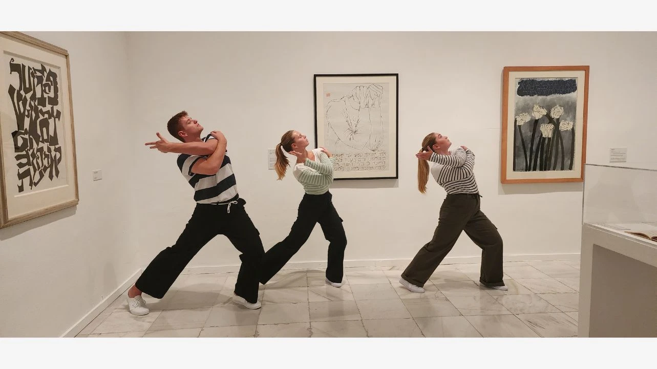 Performance De la no conformidad en el Jardín y salas de exposición del Museo, 2023. Fotografías: Laura Katzman/James Madison University