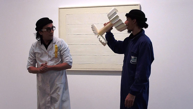 Participantes actuando en las diversas propuestas circenses