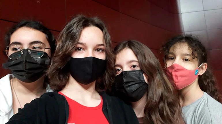 Ejercicio en grupo durante la creación de Selfi, 2022