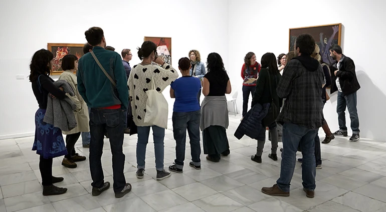 Profesores asisten a una sesión preparatoria.